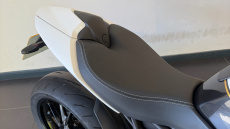 Triumph Speed TRIPLE 1200 RR (21MY)